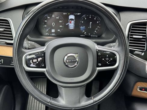 Used 2022 Volvo XC90 T6 Momentum w/ Advanced Package AWD/4WD image 10