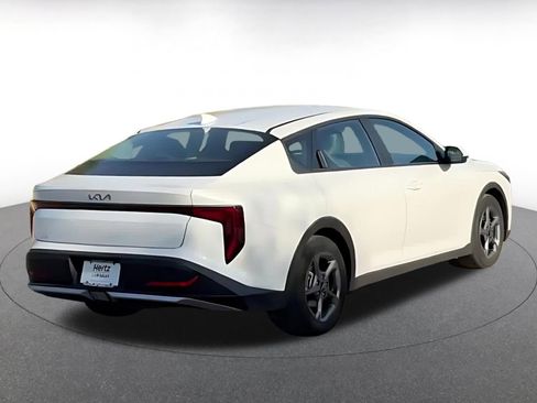 Used 2025 Kia K4 LXS image 11