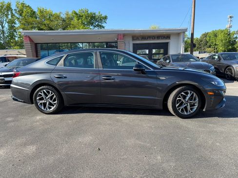 Used 2020 Hyundai Sonata SEL w/ Convenience Package FWD image 2