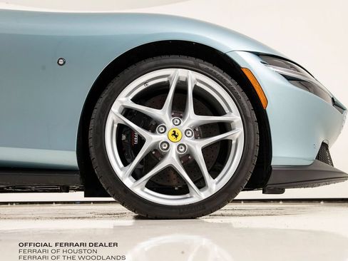 Used 2025 Ferrari Roma Spider RWD image 21