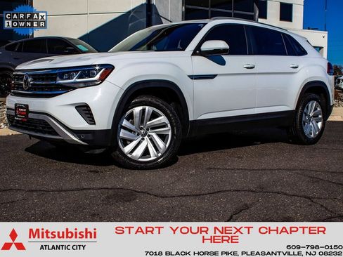 Used 2021 Volkswagen Atlas Cross Sport SE image 1