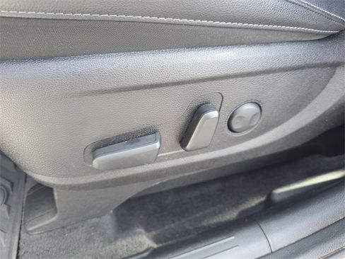 Used 2022 Kia Telluride EX w/ EX Premium Package image 32