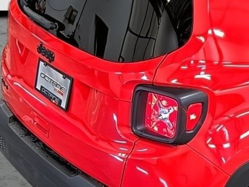 Used 2022 Jeep Renegade Altitude w/ Convenience Group AWD/4WD image 14