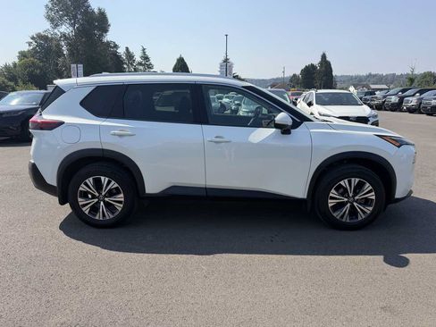 Used 2021 Nissan Rogue SV AWD/4WD image 9