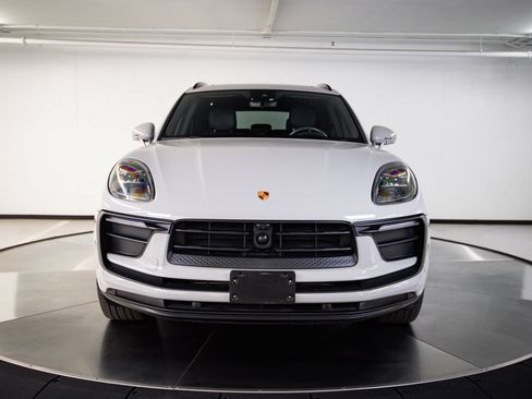 Certified 2023 Porsche Macan AWD/4WD image 10