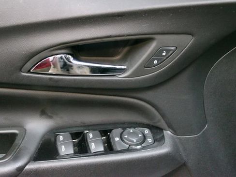Used 2023 Chevrolet Equinox Premier AWD/4WD image 20