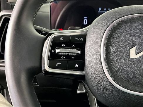 Certified 2025 Kia Sorento S w/ Panoramic Sunroof Package FWD image 10