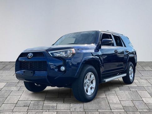 Used 2017 Toyota 4Runner SR5 Premium image 3