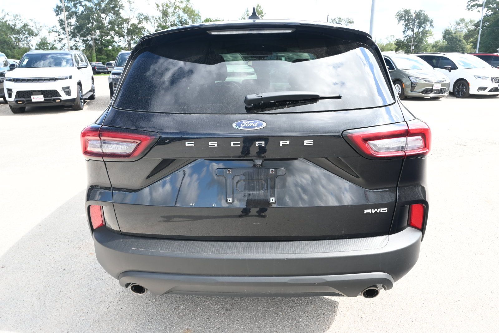 Used 2025 Ford Escape ST-Line Select AWD/4WD image 3