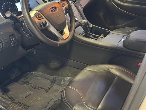Used 2017 Ford Taurus SEL w/ Equipment Group 201A image 9