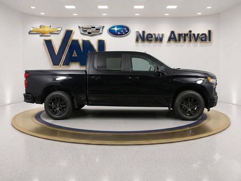 Used 2024 Chevrolet Silverado 1500 Custom w/ LPO, Dark Essentials Package AWD/4WD image 2
