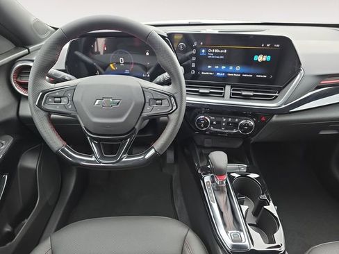 Used 2026 Chevrolet Trax RS w/ Sunroof Package FWD image 10