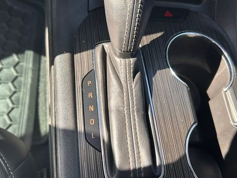 Used 2019 GMC Acadia SLT image 32