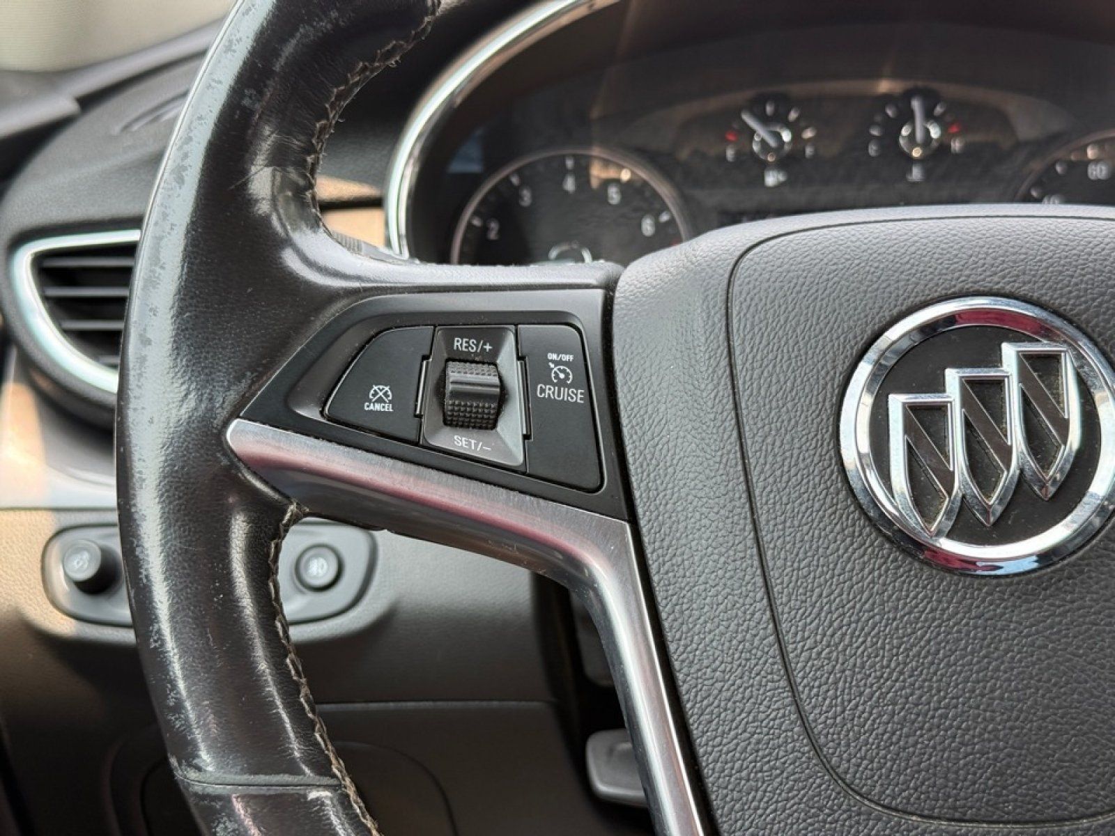 Used 2020 Buick Encore Essence FWD image 20