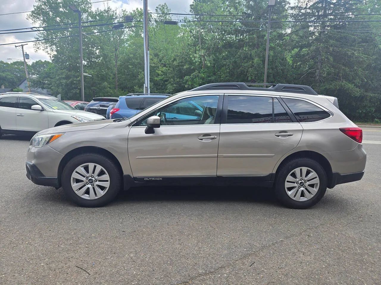 Used 2016 Subaru Outback 2.5i Premium AWD/4WD image 22