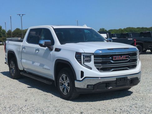 Used 2023 GMC Sierra 1500 SLT w/ SLT Convenience Package AWD/4WD image 2