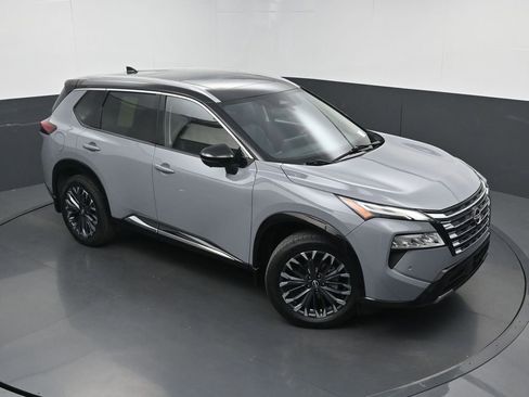Used 2024 Nissan Rogue Platinum AWD/4WD image 33