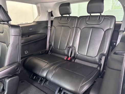 Used 2023 Jeep Grand Cherokee L Limited AWD/4WD image 15