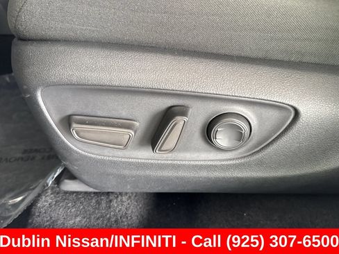 Used 2025 Toyota RAV4 XLE AWD/4WD image 14