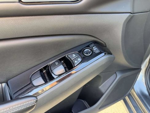 Used 2023 Nissan Altima 2.5 SV FWD image 23