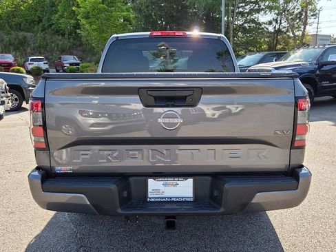 Used 2022 Nissan Frontier SV RWD image 5