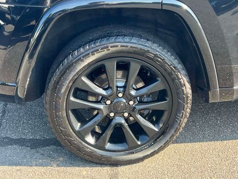 Used 2019 Jeep Grand Cherokee Altitude AWD/4WD image 15