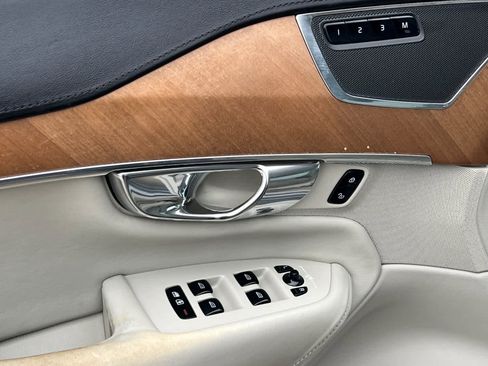 Used 2016 Volvo XC90 T6 Inscription w/ Vision Package image 13