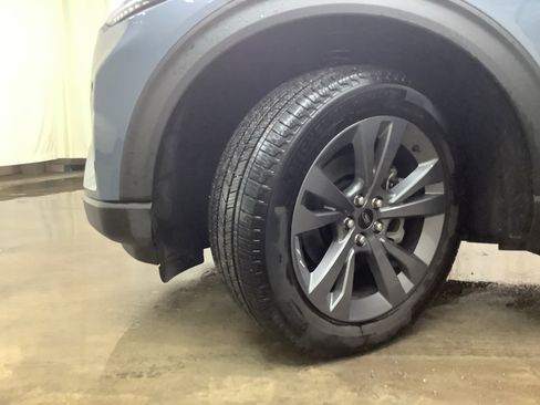 Used 2025 Ford Explorer Active w/ Active Comfort Package image 27