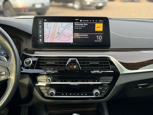 Used 2023 BMW 530e xDrive image 14