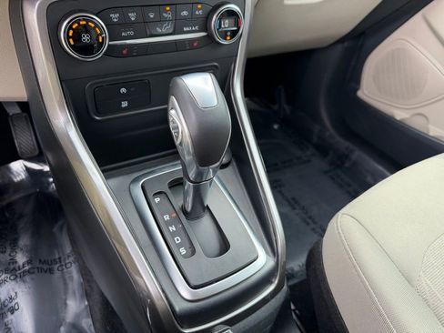 Used 2019 Ford EcoSport SE w/ SE Convenience Package image 30