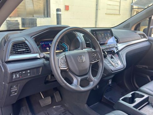 Used 2024 Honda Odyssey EX-L image 13