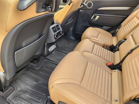 New 2026 Land Rover Discovery Limited Edition image 20