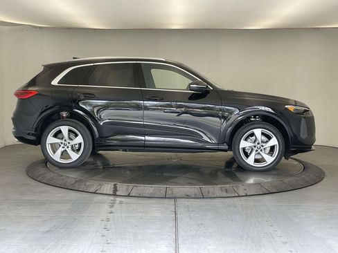 New 2025 Audi Q5 Premium Plus image 8