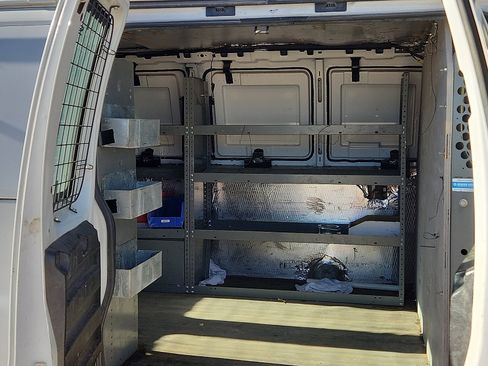 Used 2016 Chevrolet Express 2500 image 9