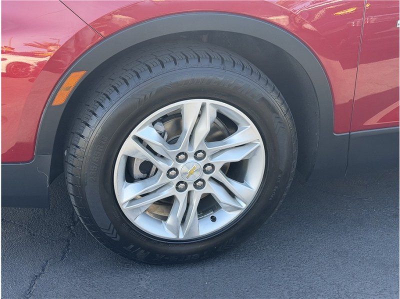 Used 2019 Chevrolet Blazer LT w/ Sound & Technology Package FWD image 12