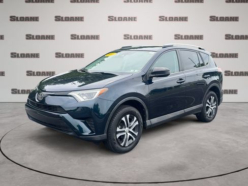 Used 2017 Toyota RAV4 LE AWD/4WD image 1
