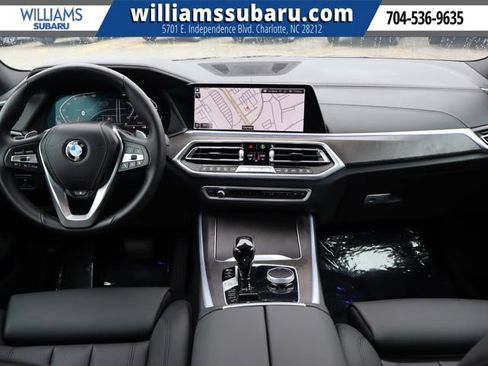 Used 2022 BMW X5 xDrive40i w/ Parking Assistance Package AWD/4WD image 16