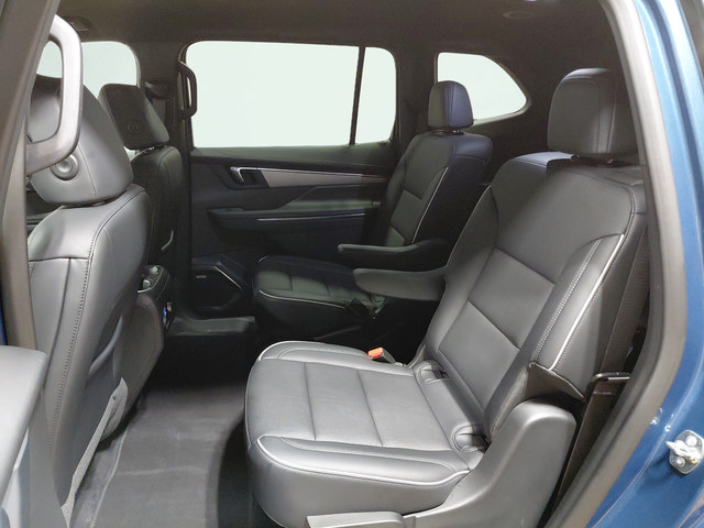Used 2025 Buick Enclave Preferred FWD image 19