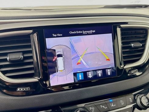 Used 2020 Chrysler Pacifica Touring-L w/ Advanced Safetytec Group AWD/4WD image 14