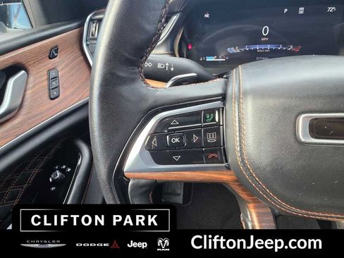 Used 2023 Jeep Grand Cherokee Summit AWD/4WD image 22