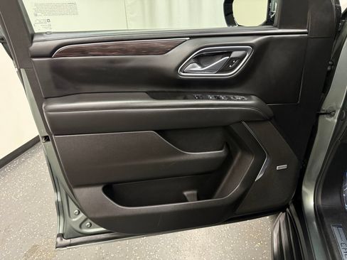 Used 2024 Chevrolet Suburban LT AWD/4WD image 9
