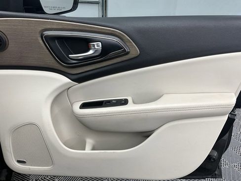 Used 2015 Chrysler 200 C w/ Navigation & Sound Group I image 16