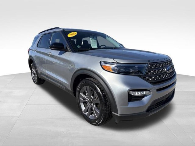 Used 2022 Ford Explorer XLT w/ Equipment Group 202A AWD/4WD image 7
