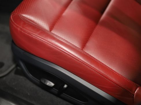 Used 2022 Porsche Taycan RWD image 14