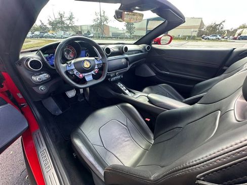 Used 2019 Ferrari Portofino RWD image 11