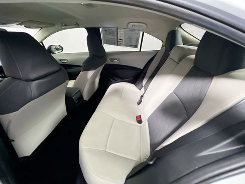 Used 2020 Toyota Corolla LE image 28