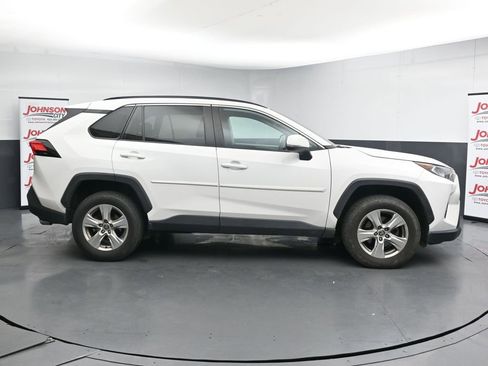 Used 2021 Toyota RAV4 XLE w/ Convenience Package AWD/4WD image 9