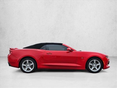 Used 2018 Chevrolet Camaro LT RWD image 4