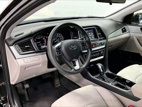 Used 2018 Hyundai Sonata SE image 16