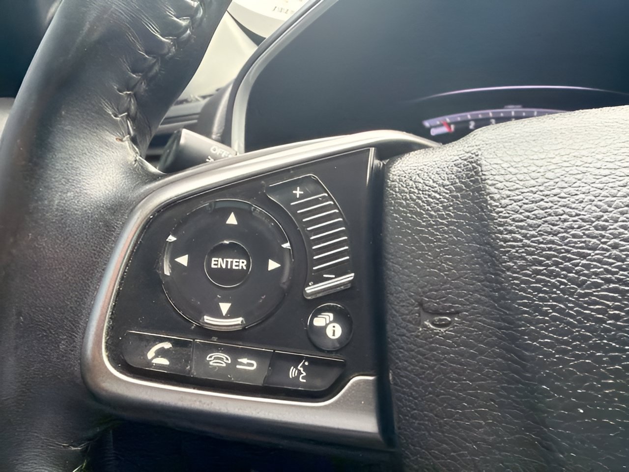 Used 2018 Honda CR-V Touring image 23